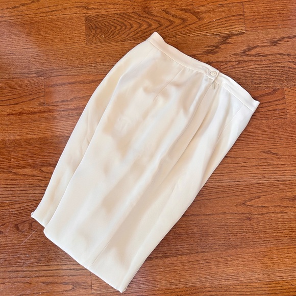 Designer Sunny Choi 100% Silk Pant Suit đź’› - Picture 5 of 5